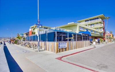 Surfer Beach Hotel
