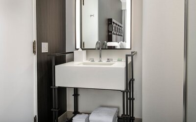 Courtyard by Marriott San Diego Downtown