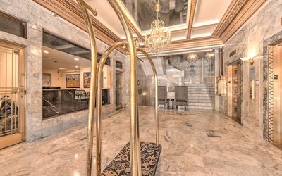 Gaslamp Plaza Suites
