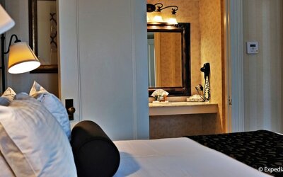 Gaslamp Plaza Suites