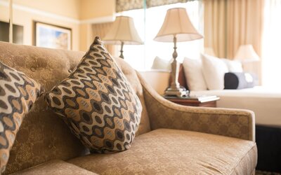 Gaslamp Plaza Suites