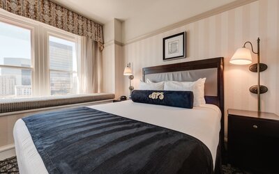 Gaslamp Plaza Suites