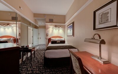 Gaslamp Plaza Suites
