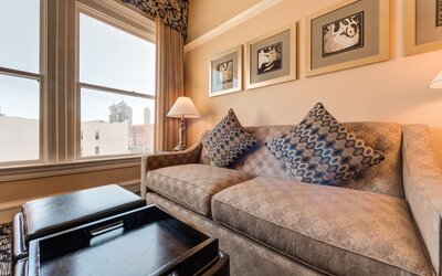 Gaslamp Plaza Suites