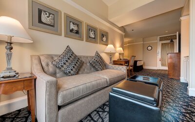Gaslamp Plaza Suites