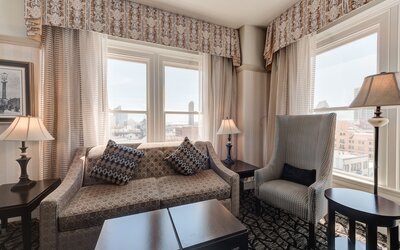Gaslamp Plaza Suites