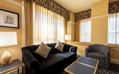 Gaslamp Plaza Suites
