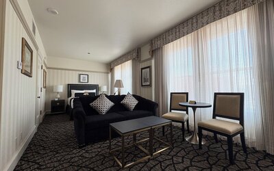 Gaslamp Plaza Suites