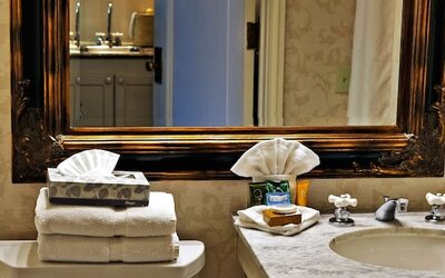 Gaslamp Plaza Suites