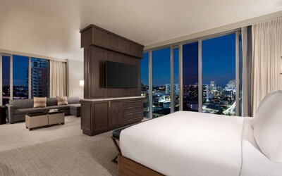 Carte Hotel San Diego Downtown, Curio Collection by Hilton