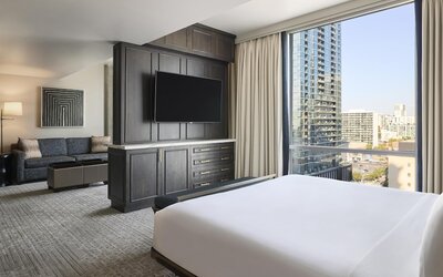 Carte Hotel San Diego Downtown, Curio Collection by Hilton