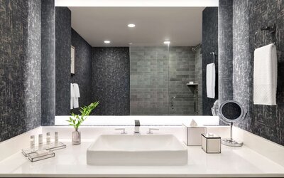 Carte Hotel San Diego Downtown, Curio Collection by Hilton