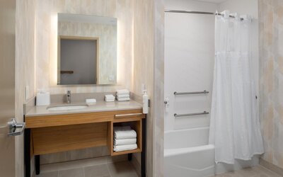 Hampton Inn & Suites by Hilton San Diego SeaWorld Near Old Town
