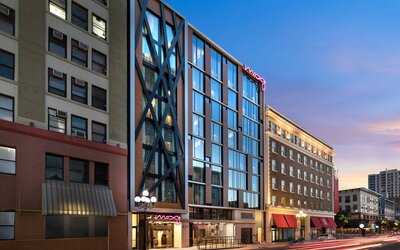 Moxy San Diego Downtown/Gaslamp Quarter