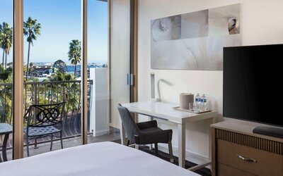 DoubleTree by Hilton San Diego Bayside