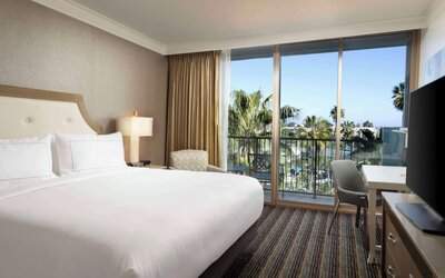 DoubleTree by Hilton San Diego Bayside