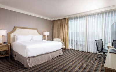 DoubleTree by Hilton San Diego Bayside