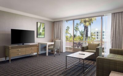 DoubleTree by Hilton San Diego Bayside