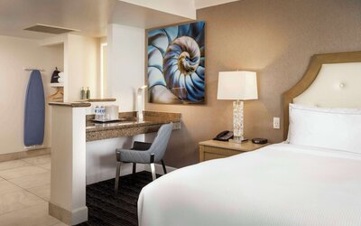 DoubleTree by Hilton San Diego Bayside