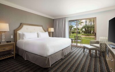 DoubleTree by Hilton San Diego Bayside