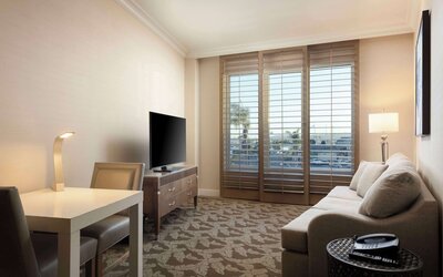 DoubleTree by Hilton San Diego Bayside