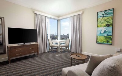 DoubleTree by Hilton San Diego Bayside