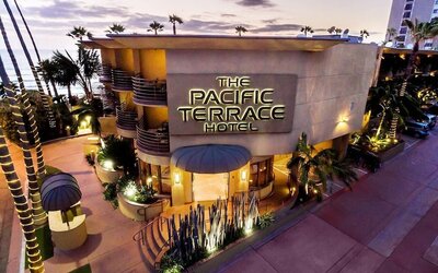Pacific Terrace Hotel