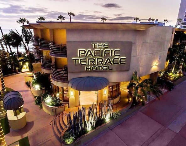 Pacific Terrace Hotel