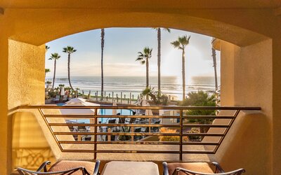 Pacific Terrace Hotel