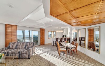 Pacific Terrace Hotel