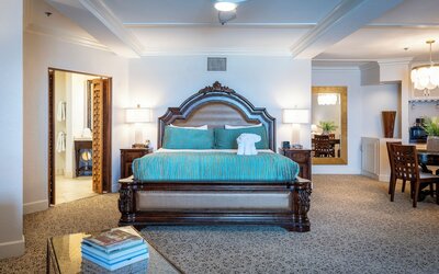 Pacific Terrace Hotel