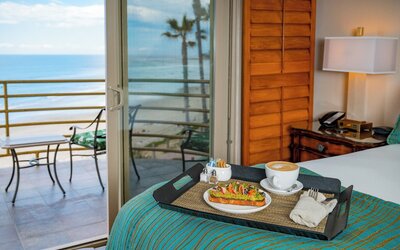 Pacific Terrace Hotel