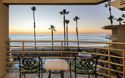 Pacific Terrace Hotel