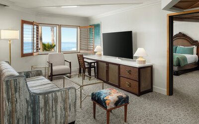 Pacific Terrace Hotel