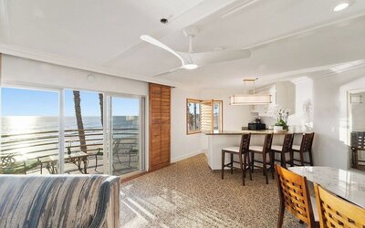 Pacific Terrace Hotel