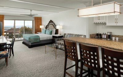 Pacific Terrace Hotel