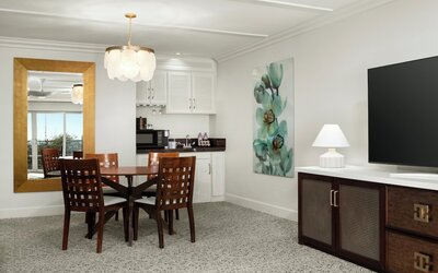 Pacific Terrace Hotel