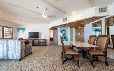 Pacific Terrace Hotel