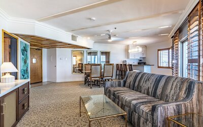 Pacific Terrace Hotel