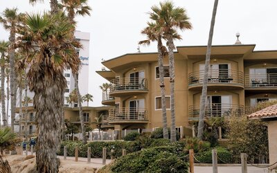 Pacific Terrace Hotel