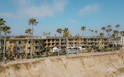 Pacific Terrace Hotel