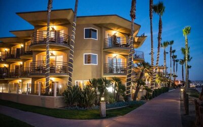 Pacific Terrace Hotel