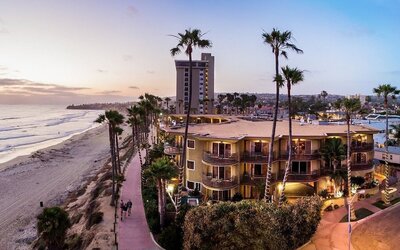 Pacific Terrace Hotel