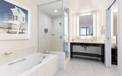 DoubleTree by Hilton Hotel San Diego - Mission Valley