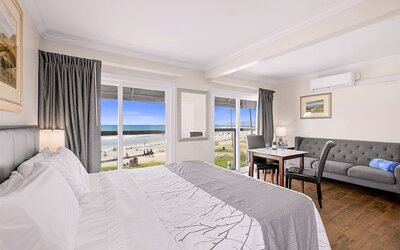 Ocean Beach Hotel