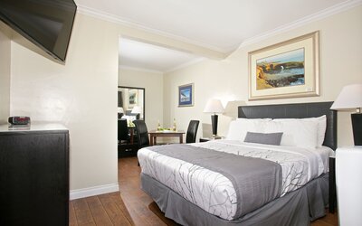 Ocean Beach Hotel