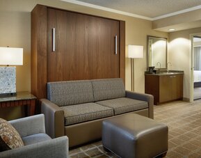Embassy Suites by Hilton San Diego La Jolla