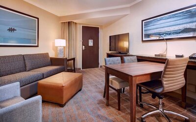 Premium Suite, 1 King Bed with Sofa bed, Non Smoking