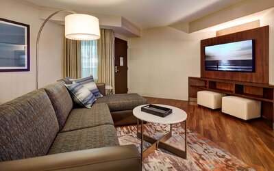 Embassy Suites by Hilton San Diego La Jolla