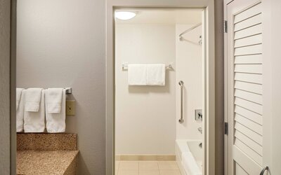 Courtyard by Marriott Cincinnati Blue Ash